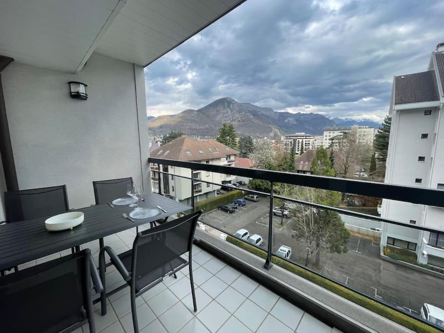 Le Mont-Veyrier, Parking Et Vue Apartment Annecy Luaran gambar
