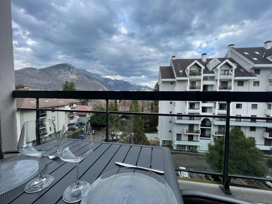 Le Mont-Veyrier, Parking Et Vue Apartment Annecy Luaran gambar