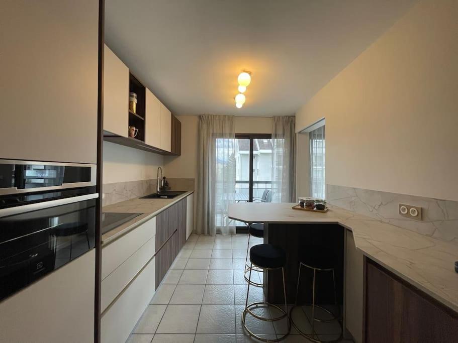 Le Mont-Veyrier, Parking Et Vue Apartment Annecy Luaran gambar