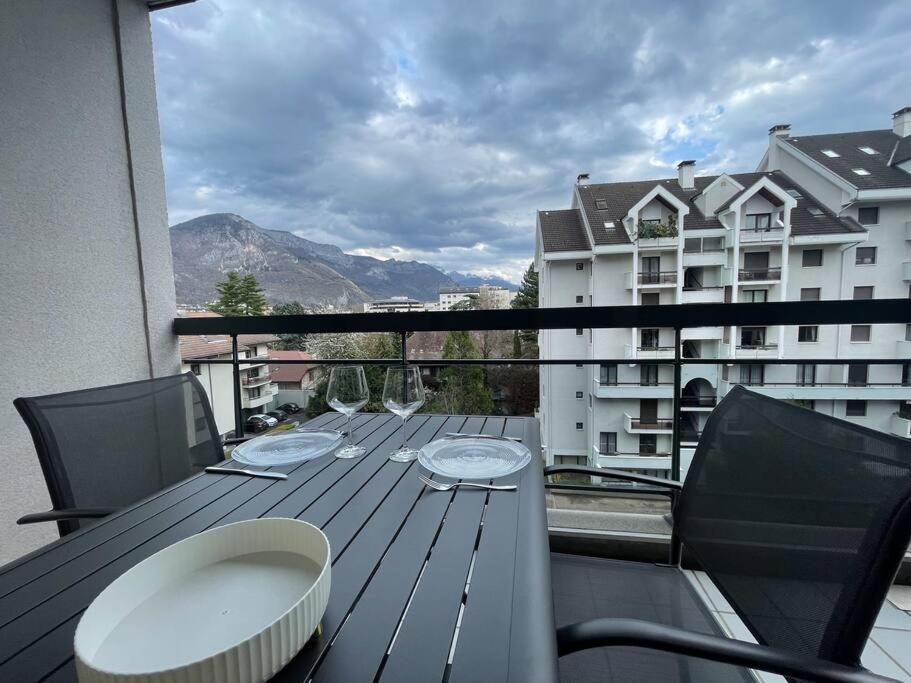 Le Mont-Veyrier, Parking Et Vue Apartment Annecy Luaran gambar