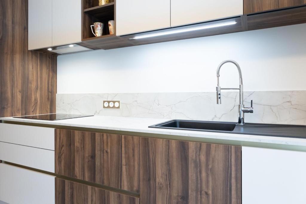 Le Mont-Veyrier, Parking Et Vue Apartment Annecy Luaran gambar